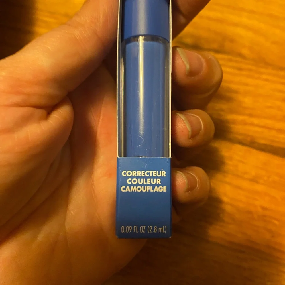 ELF Camo Color Corrector - Blue - Picture 4 of 4